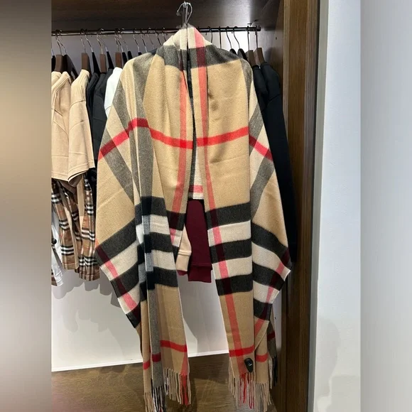 Burberry classic check scarf 🧣 - Picture 1 of 4